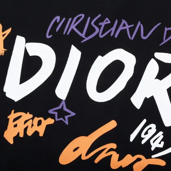 【DIOR 公式旗艦店】ディオール  丸首の衛衣 スウェットご好評に付き再入荷 241025