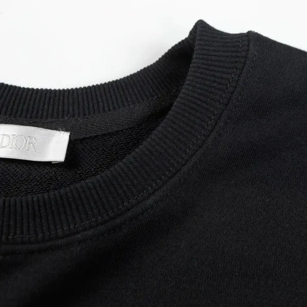 【DIOR 公式旗艦店】ディオール  丸首の衛衣 スウェットご好評に付き再入荷 241025