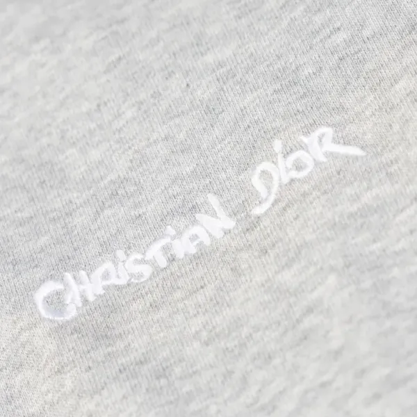 【DIOR 公式旗艦店】ディオール 丸首の衛衣 スウェットご好評に付き再入荷 241025 【DIOR 公式旗艦店】ディオール 丸首の衛衣 スウェットご好評に付き再入荷 241025