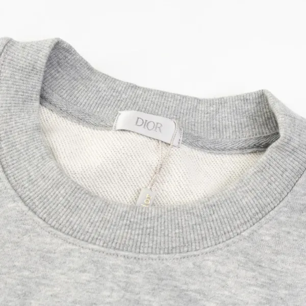 【DIOR 公式旗艦店】ディオール 丸首の衛衣 スウェットご好評に付き再入荷 241025 【DIOR 公式旗艦店】ディオール 丸首の衛衣 スウェットご好評に付き再入荷 241025