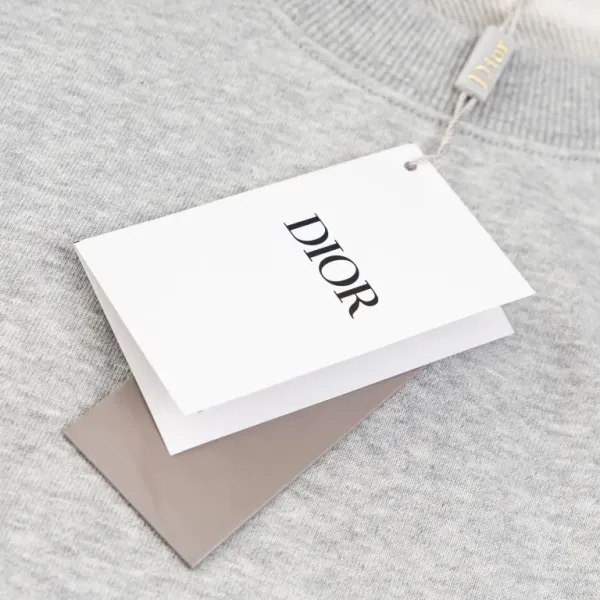 【DIOR 公式旗艦店】ディオール 丸首の衛衣 スウェットご好評に付き再入荷 241025 【DIOR 公式旗艦店】ディオール 丸首の衛衣 スウェットご好評に付き再入荷 241025