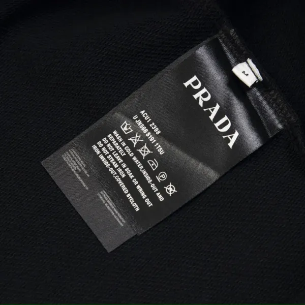 【PRADA 公式旗艦店】プラダ  丸首の衛衣  スウェットご好評に付き再入荷    241113