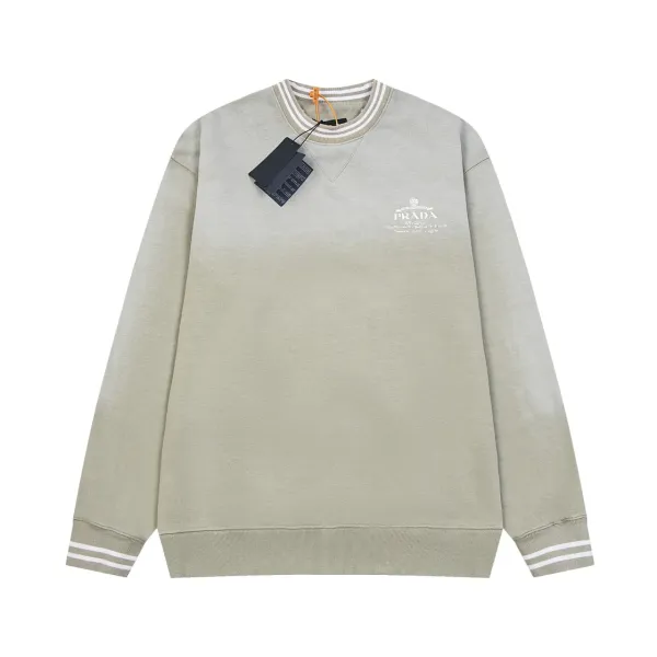 【PRADA 公式旗艦店】プラダ  丸首の衛衣 スウェットご好評に付き再入荷 240925