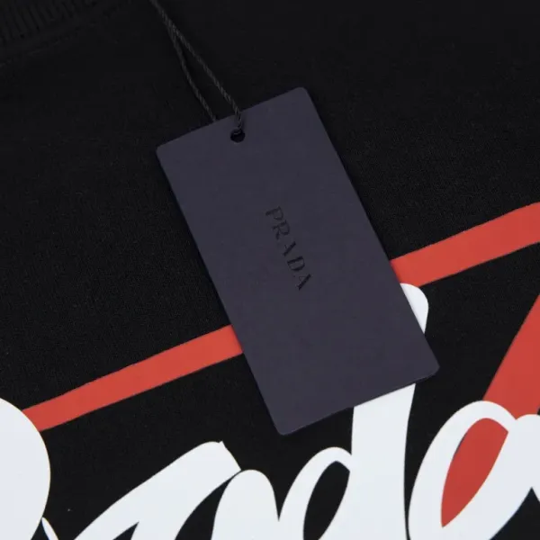 【PRADA  公式旗艦店】プラダ 丸首の衛衣 スウェットご好評に付き再入荷！