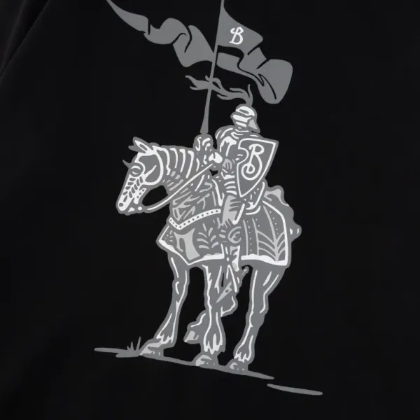 【BURBERRY 公式旗艦店】バーバリー パーカースウェットご好評に付き再入荷！241127
