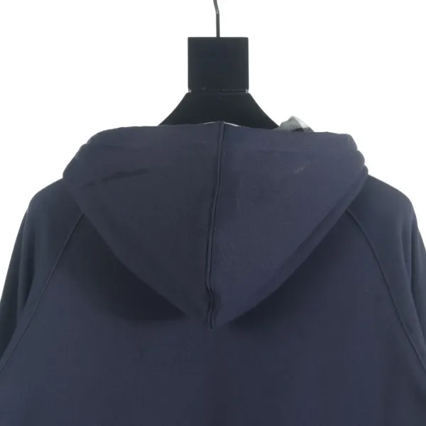 【BURBERRY  公式旗艦店】バーバリー パーカースウェットご好評に付き再入荷！241113