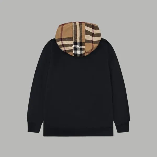【BURBERRY 公式旗艦店】バーバリー パーカースウェットご好評に付き再入荷!241113 【BURBERRY 公式旗艦店】バーバリー パーカースウェットご好評に付き再入荷!241113