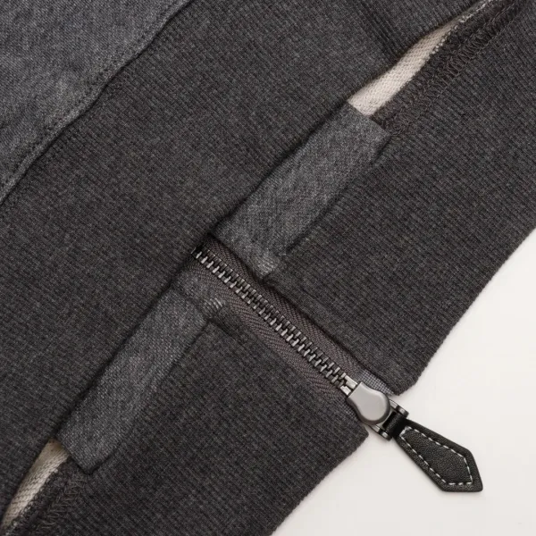 【BURBERRY  公式旗艦店】バーバリー パーカースウェットご好評に付き再入荷！241113