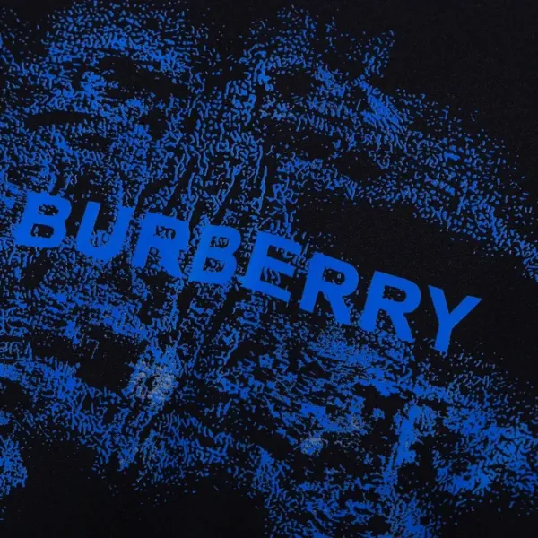 【BURBERRY 公式旗艦店】バーバリー  丸首の衛衣 スウェット ご好評に付き再入荷240829