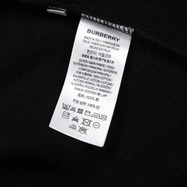 【BURBERRY 公式旗艦店】バーバリー  丸首の衛衣 スウェット ご好評に付き再入荷240829