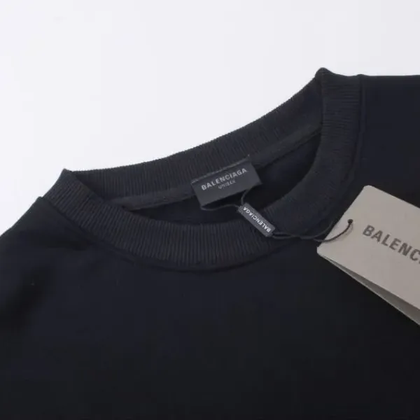 【BALENCIAGA 公式旗艦店】バレンシアガ 丸首の衛衣 スウェット ご好評に付き再入荷！241127