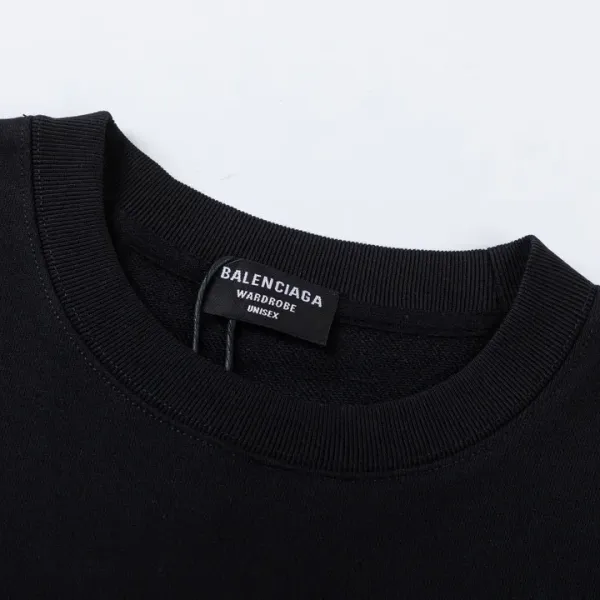 【BALENCIAGA 公式旗艦店】バレンシアガ 丸首の衛衣 スウェット ご好評に付き再入荷!241127 【BALENCIAGA 公式旗艦店】バレンシアガ 丸首の衛衣 スウェット ご好評に付き再入荷!241127