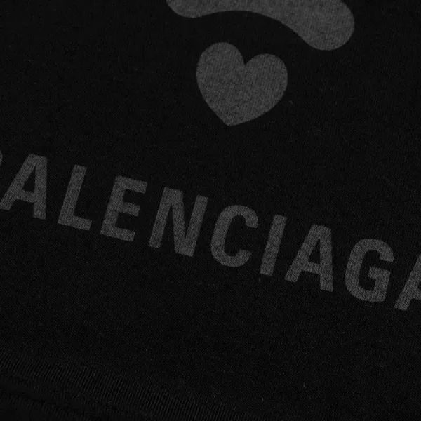 【BALENCIAGA 公式旗艦店】バレンシアガ パーカースウェット ご好評に付き再入荷！241127
