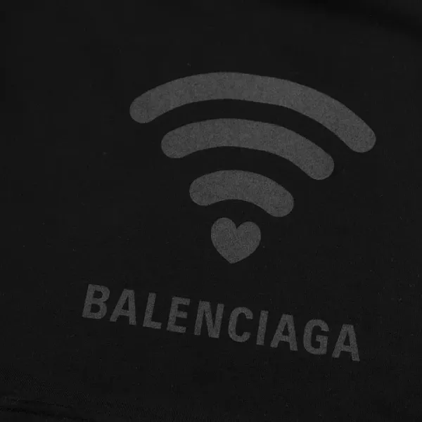 【BALENCIAGA 公式旗艦店】バレンシアガ パーカースウェット ご好評に付き再入荷！241127