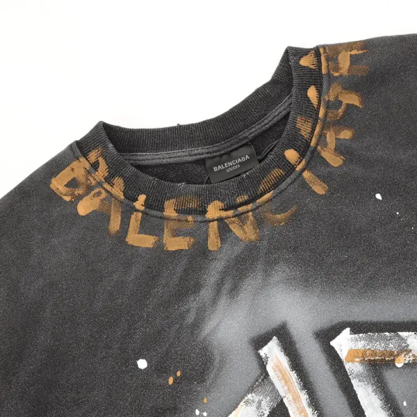 【BALENCIAGA 公式旗艦店】バレンシアガ 丸首の衛衣 スウェット ご好評に付き再入荷！241120