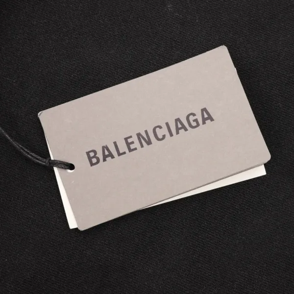 【BALENCIAGA 公式旗艦店】バレンシアガ 丸首の衛衣 スウェット ご好評に付き再入荷！241120