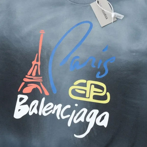 【BALENCIAGA 公式旗艦店】バレンシアガ 丸首の衛衣 スウェット ご好評に付き再入荷！241120