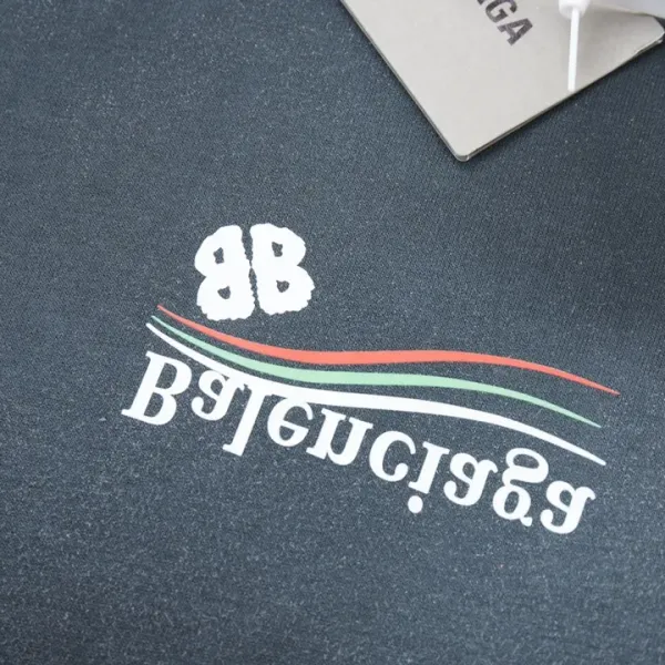【BALENCIAGA 公式旗艦店】バレンシアガ 丸首の衛衣 スウェット ご好評に付き再入荷！241120