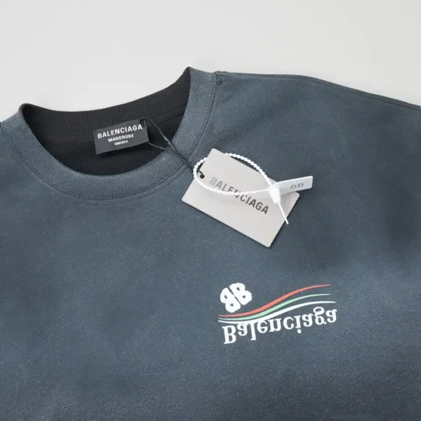 【BALENCIAGA 公式旗艦店】バレンシアガ 丸首の衛衣 スウェット ご好評に付き再入荷！241120