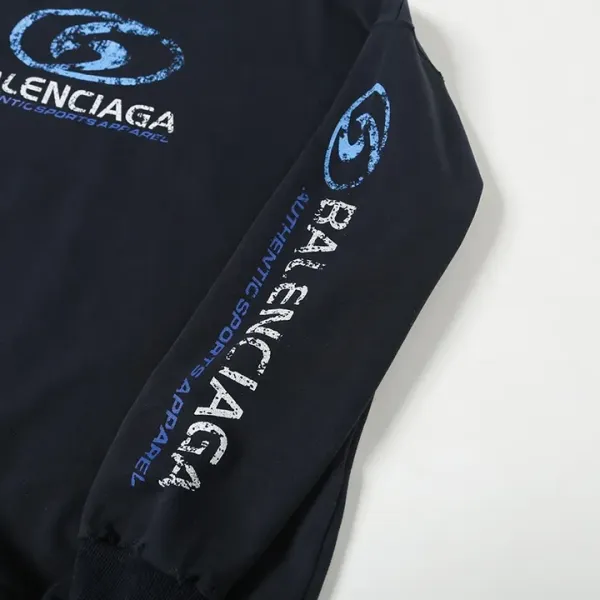 【BALENCIAGA 公式旗艦店】バレンシアガ 丸首の衛衣 スウェット ご好評に付き再入荷！