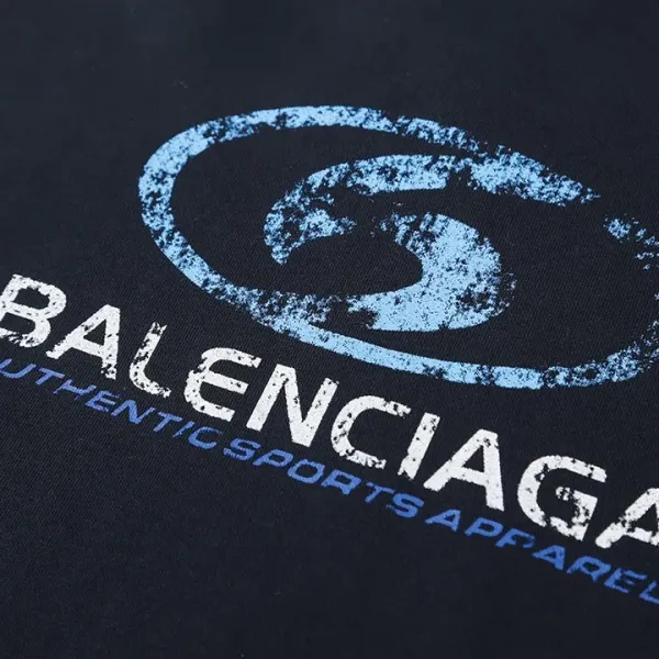 【BALENCIAGA 公式旗艦店】バレンシアガ 丸首の衛衣 スウェット ご好評に付き再入荷！