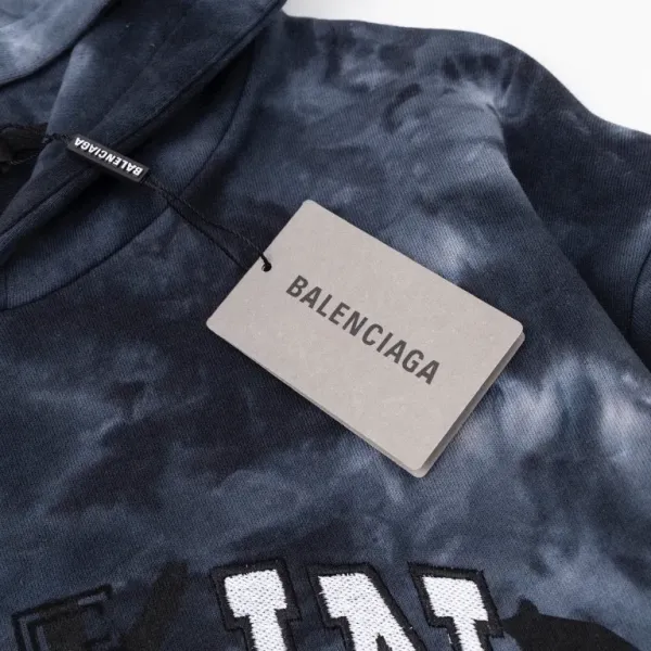 【BALENCIAGA 公式旗艦店】バレンシアガ パーカー スウェット ご好評に付き再入荷！