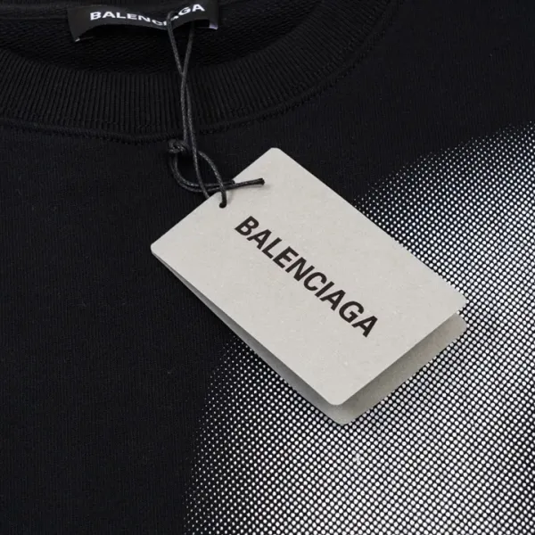 【BALENCIAGA 公式旗艦店】バレンシアガ 丸首の衛衣 スウェット ご好評に付き再入荷！