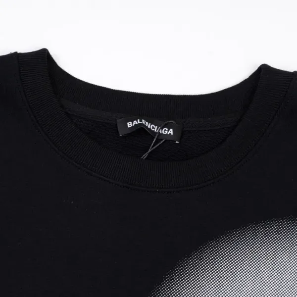 【BALENCIAGA 公式旗艦店】バレンシアガ 丸首の衛衣 スウェット ご好評に付き再入荷！