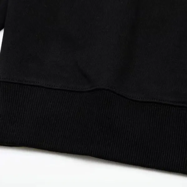 【FENDI  公式旗艦店】フェンディ丸首の衛衣 スウェット ご好評に付き再入荷！241211