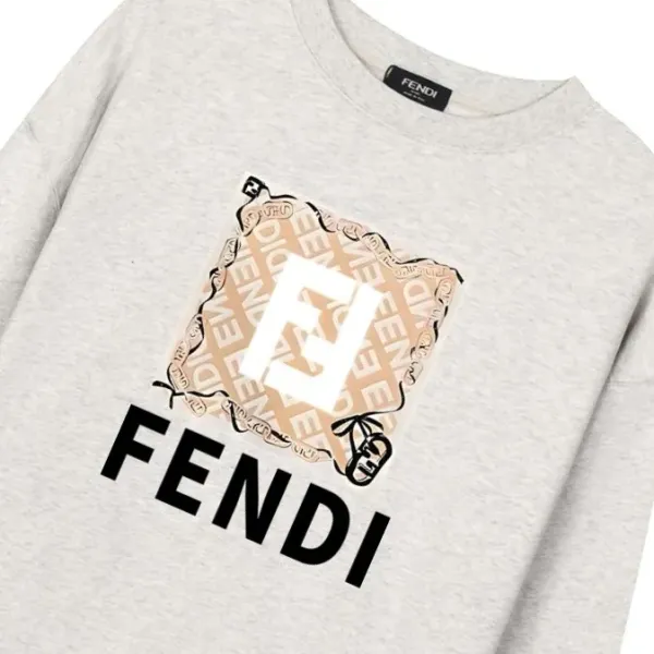 【FENDI 公式旗艦店】 フェンディ 丸首の衛衣   スウェットご好評に付き再入荷   241114