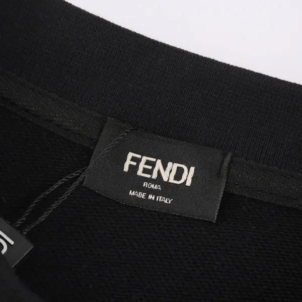 【FENDI 公式旗艦店】 フェンディ  丸首の衛衣   スウェットご好評に付き再入荷   241114