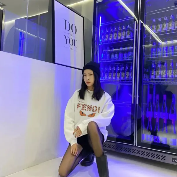 【FENDI 公式旗艦店】フェンディ 丸首の衛衣  スウェットご好評に付き再入荷   241114