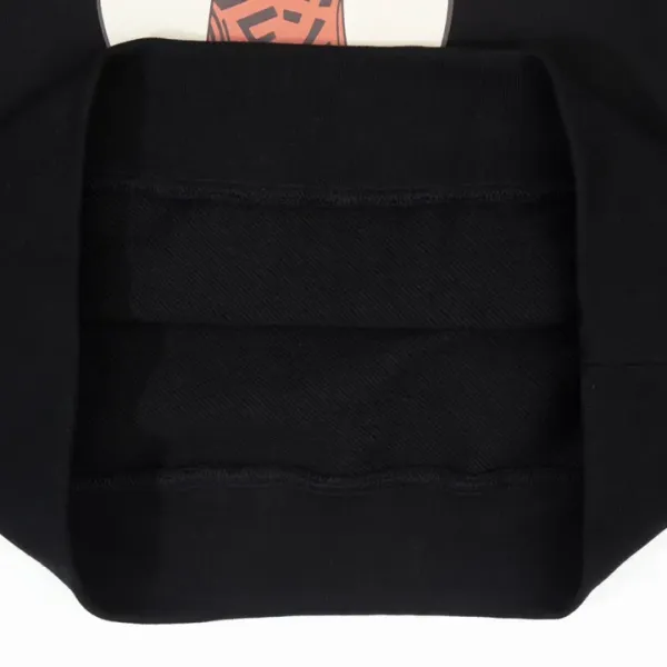 【FENDI  公式旗艦店】フェンディ  丸首の衛衣 スウェット ご好評に付き再入荷  240925