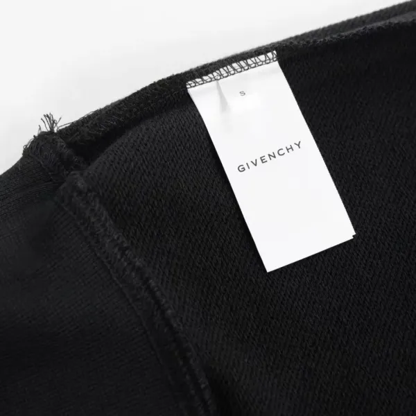 【GIVENCHY 公式旗艦店】ジバンシー 丸首の衛衣 スウェットご好評に付き再入荷   241114