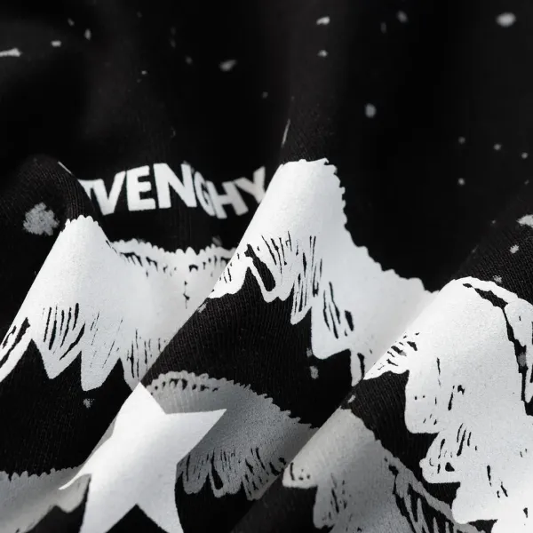【GIVENCHY  公式旗艦店】ジバンシー 丸首の衛衣 スウェットご好評に付き再入荷 240809