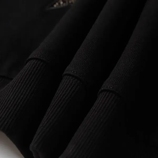 【GIVENCHY  公式旗艦店】ジバンシー 丸首の衛衣 スウェットご好評に付き再入荷 240809