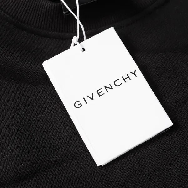 【GIVENCHY  公式旗艦店】ジバンシー 丸首の衛衣 スウェットご好評に付き再入荷 240809
