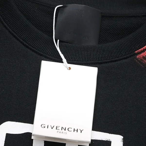 【GIVENCHY  公式旗艦店】ジバンシー 丸首の衛衣 スウェットご好評に付き再入荷 240809