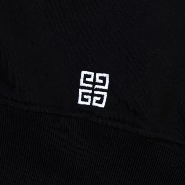【GIVENCHY 公式旗艦店】ジバンシー  丸首の衛衣 スウェットご好評に付き再入荷！