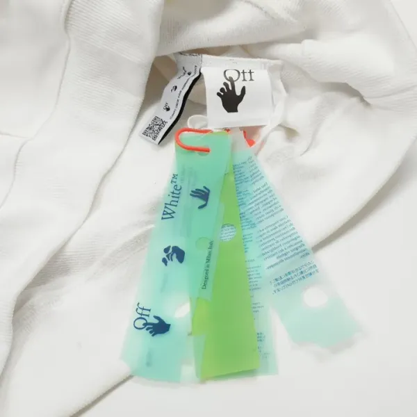 【OFF-WHITE  公式旗艦店】オフホワイトパーカースウェットご好評に付き再入荷 240806