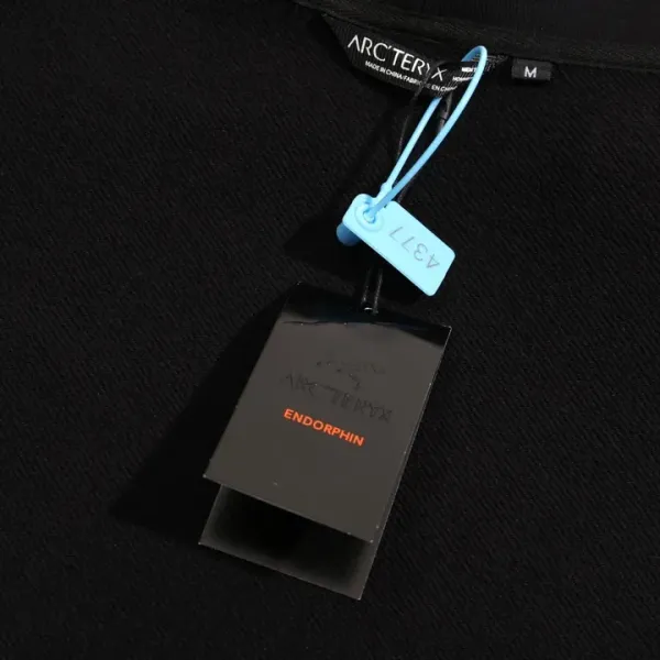 【ARCTERYX 公式旗艦店】アークテリクス  丸首の衛衣  スウェット ご好評に付き再入荷！241121