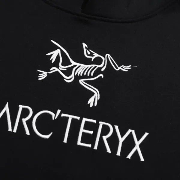 【ARCTERYX 公式旗艦店】アークテリクス  パーカー  スウェット ご好評に付き再入荷！241121