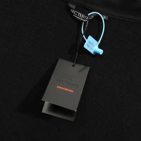 【ARCTERYX 公式旗艦店】アークテリクス  パーカー  スウェット ご好評に付き再入荷！241121