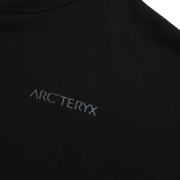 【ARCTERYX 公式旗艦店】アークテリクス  パーカー  スウェット ご好評に付き再入荷！241121
