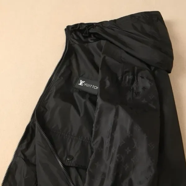 LV【LOUIS VUITTON 公式旗艦店】ルイヴィトン  ジャケット着 ご好評に付き再入荷！250106