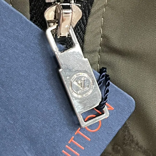 LV【LOUIS VUITTON 公式旗艦店】ルイヴィトン  ジャケット着 ご好評に付き再入荷！250106