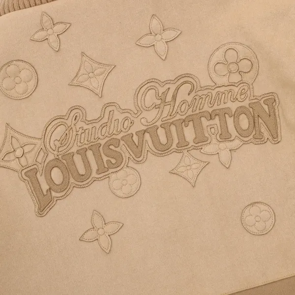 LV【LOUIS VUITTON  公式旗艦店】ルイヴィトン ジャケット着ご好評に付き再入荷！241223