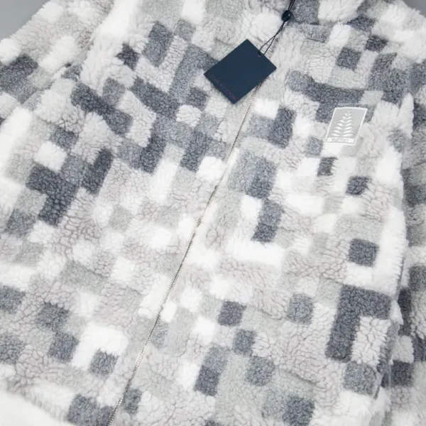 LV【LOUIS VUITTON  公式旗艦店】ルイヴィトン ジャケット着ご好評に付き再入荷！241212