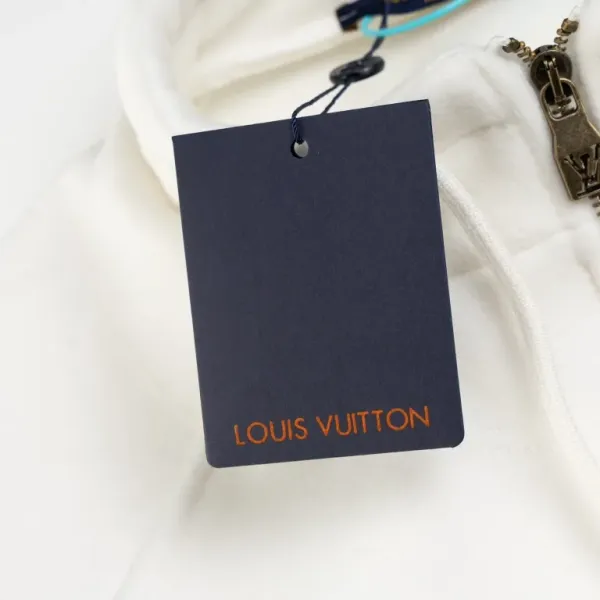 LV【LOUIS VUITTON 公式旗艦店】ルイヴィトン ジャケット着 好評に付き再入荷!241118 LV【LOUIS VUITTON 公式旗艦店】ルイヴィトン ジャケット着 好評に付き再入荷!241118