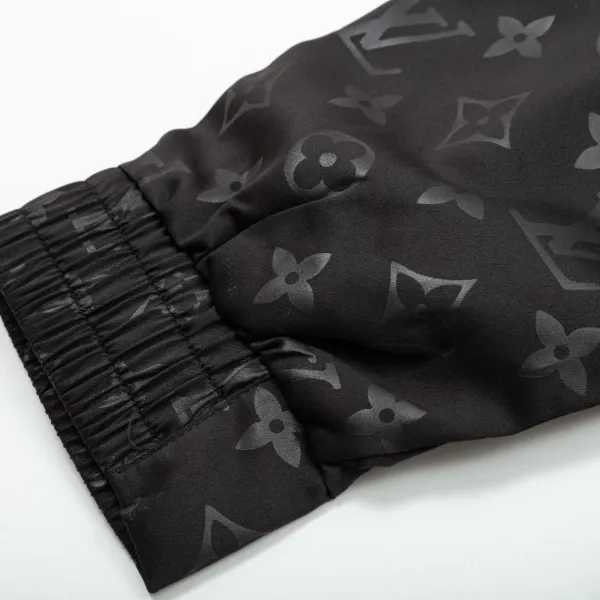 LV 【LOUIS VUITTON 公式旗艦店】ルイヴィトン  ジャケット着 ご好評に付き再入荷！241021